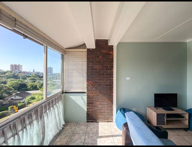 2 BEDROOM APARTMENT FOR SALE IN AMANZIMTOTI
